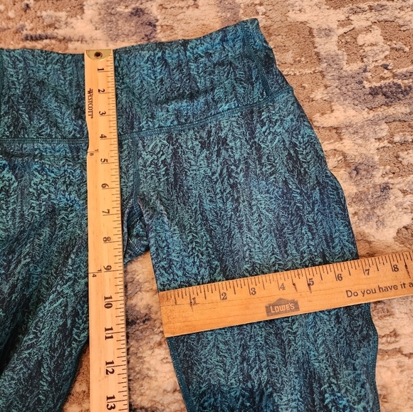 Patagonia cropped teal forest leggings. - Picture 13 of 16